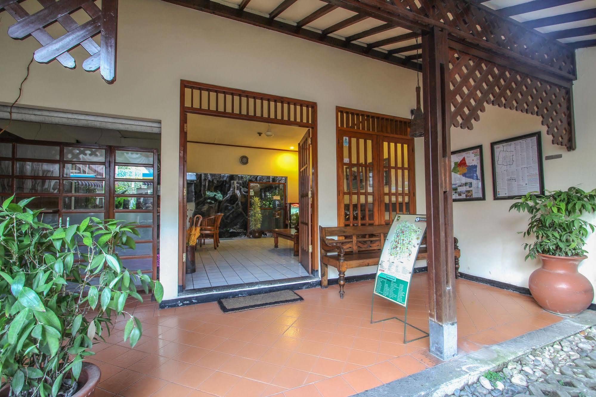 יוגיאקרטה Delta Homestay מראה חיצוני תמונה